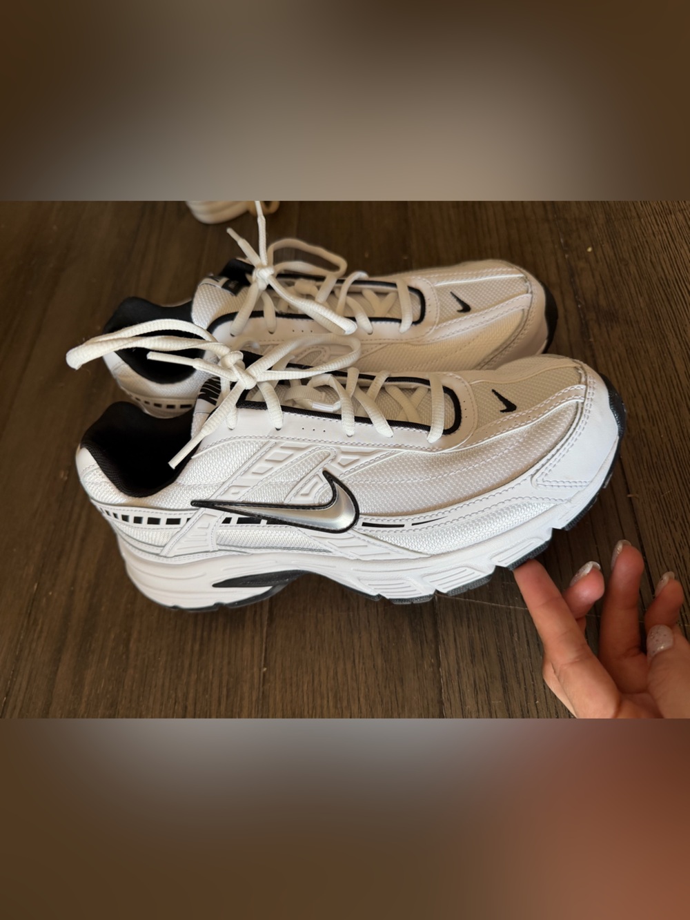 Nike women sneakers (new)